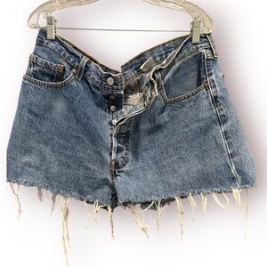 501 LEVI CUT OFF JEAN DENIM SHORTS W38 L28